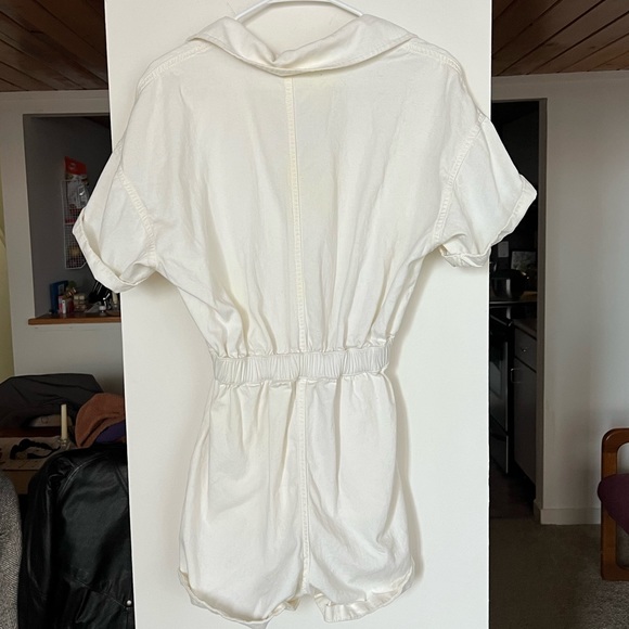 URBAN OUTFITTERS JUMPSUIT! NWOT - Picture 2 of 3